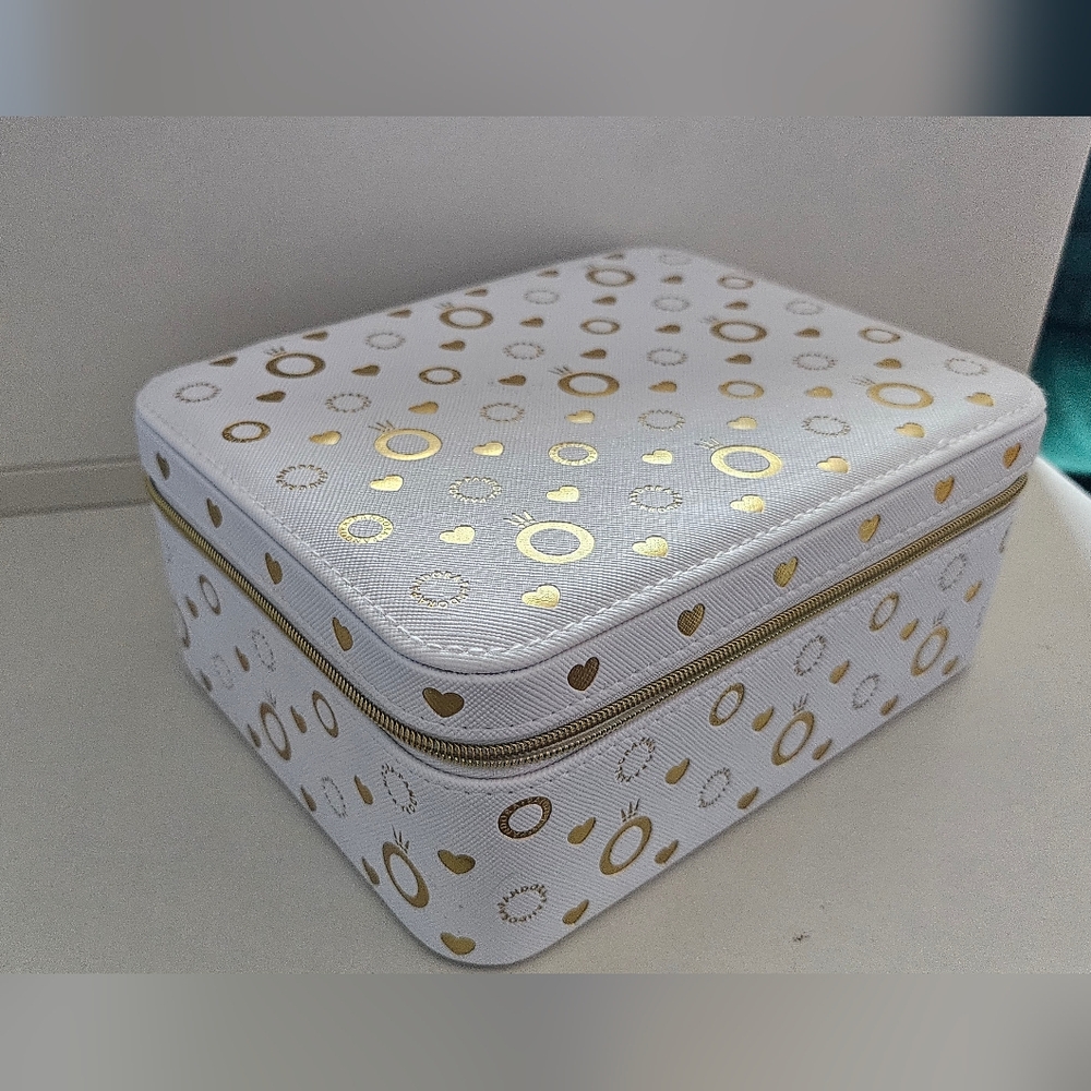 White and Gold Jewelry Box